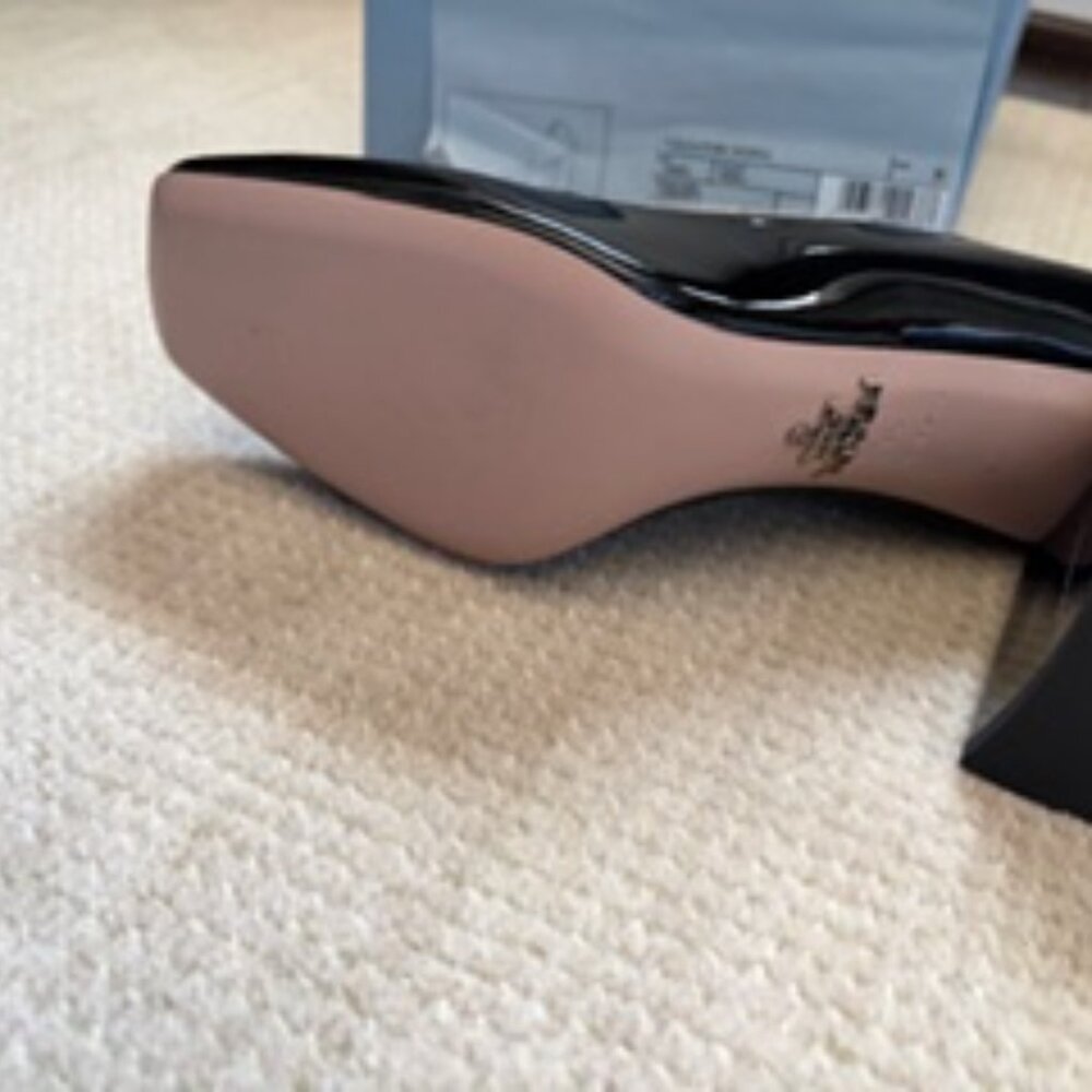 Black patent prada pumps - Picture 4 of 4